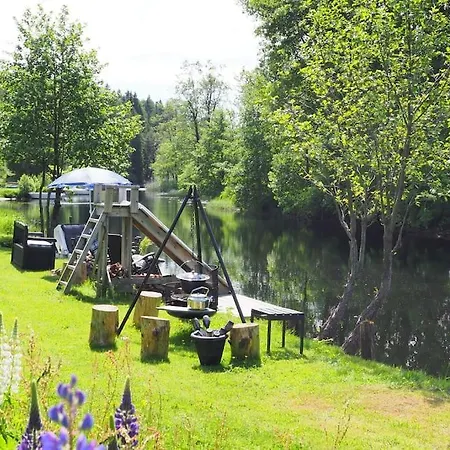Riverside Bliss - With Garden, Wifi And Nature Access Vegårshei
