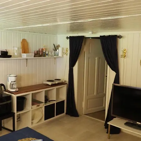 Riverside Bliss - With Garden, Wifi And Nature Access Vegårshei